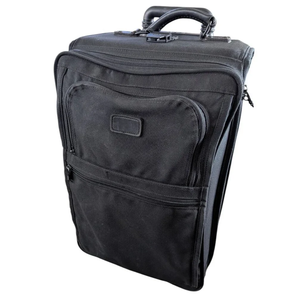 Tumi 23